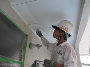 可児市K様邸　軒天　壁下塗り