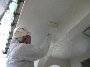 蘇原　N様邸　壁上塗り　職長石井