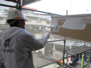 各務原　K様邸　　壁の下塗り　　職長　石井
