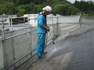 関市　Y様邸　高圧洗浄　職長石井