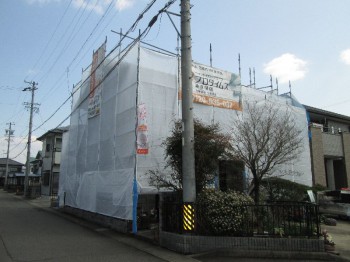 岐阜県関市東新町　足場組立の様子