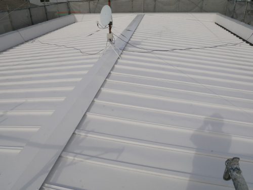 関市東新町　工場瓦棒屋根塗装　遮熱塗料使用