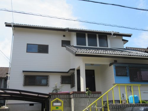 関市桜台  外壁　シリコン塗装　アステック・シリコンREVO1000使用　室内カウンター塗装