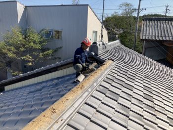 屋根瓦補修工事