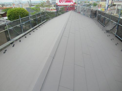 岐阜県美濃加茂市山手町　板金屋根葺き替え　スーパーガルテクト使用