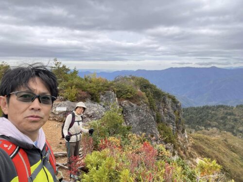 岐阜福井の県境の三方岩岳