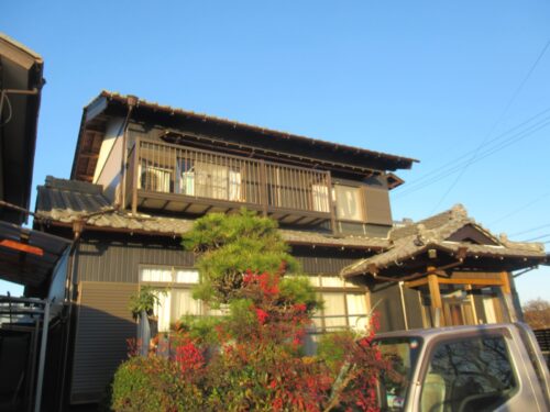 岐阜県美濃加茂市下米田町　和風住宅　トタン外壁塗装