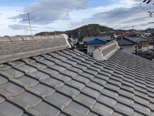 岐阜県関市柳町　トタン屋根塗装　屋根棟漆喰やり替え　谷樋交換