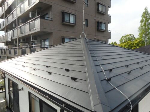 岐阜県関市　屋根カバー工法　パミール屋根にガルテクトを葺きました