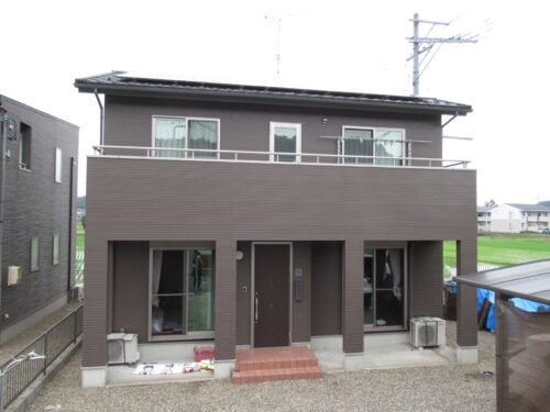 岐阜県関市　サイディング塗装　落ち着いた印象のブラウン1色塗り