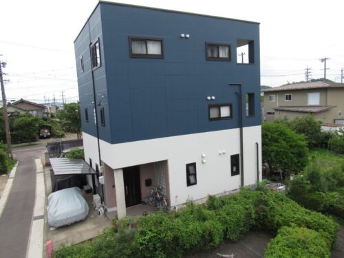 岐阜県各務原市　3階建て住宅　ALC外壁・鋼板屋根塗装