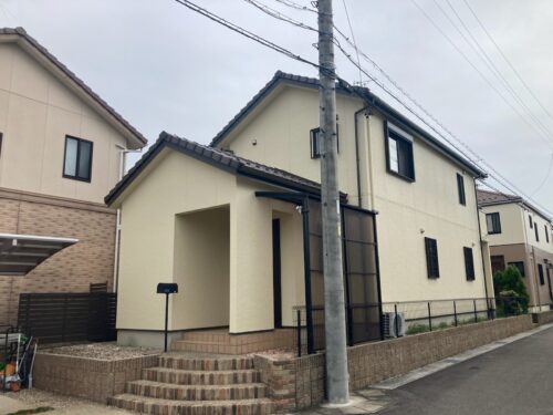 岐阜県美濃加茂市　サイディング塗り替え工事　屋根瓦ビス止め工事