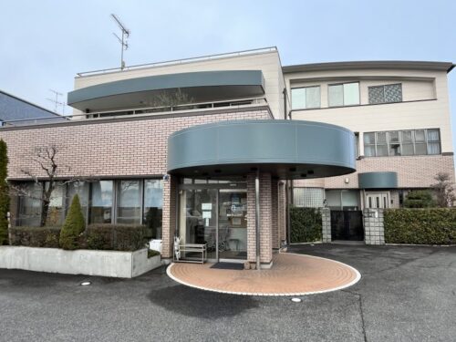 岐阜県関市　某クリニック　外壁塗装工事　ポリウレア防水工事　プラチナリファイン2000MF-IR使用　