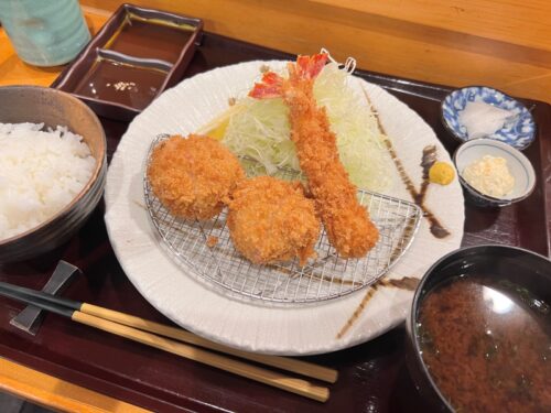 おいしいものを食べる