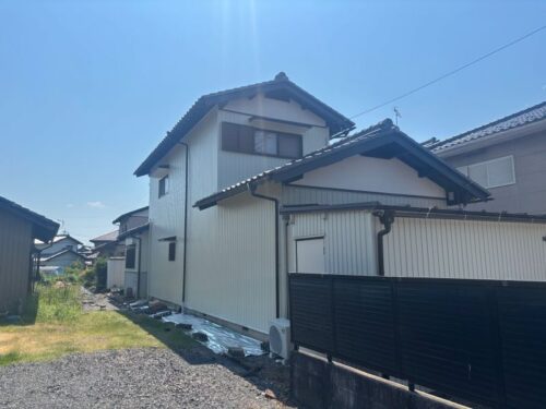 美濃市のトタンの外壁をフッ素系の塗料で塗装しました