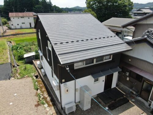 美濃市でツートンカラーでメリハリを効かせた塗り替え工事を行いました