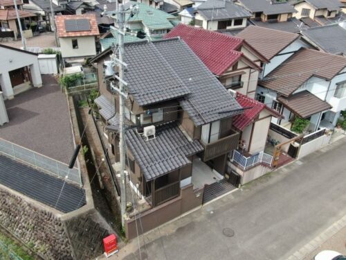 美濃加茂市の和風住宅塗装の作業の様子です