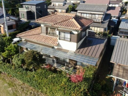 美濃加茂市でトタンとサイディング外壁を塗装し屋根漆喰補修も行いました