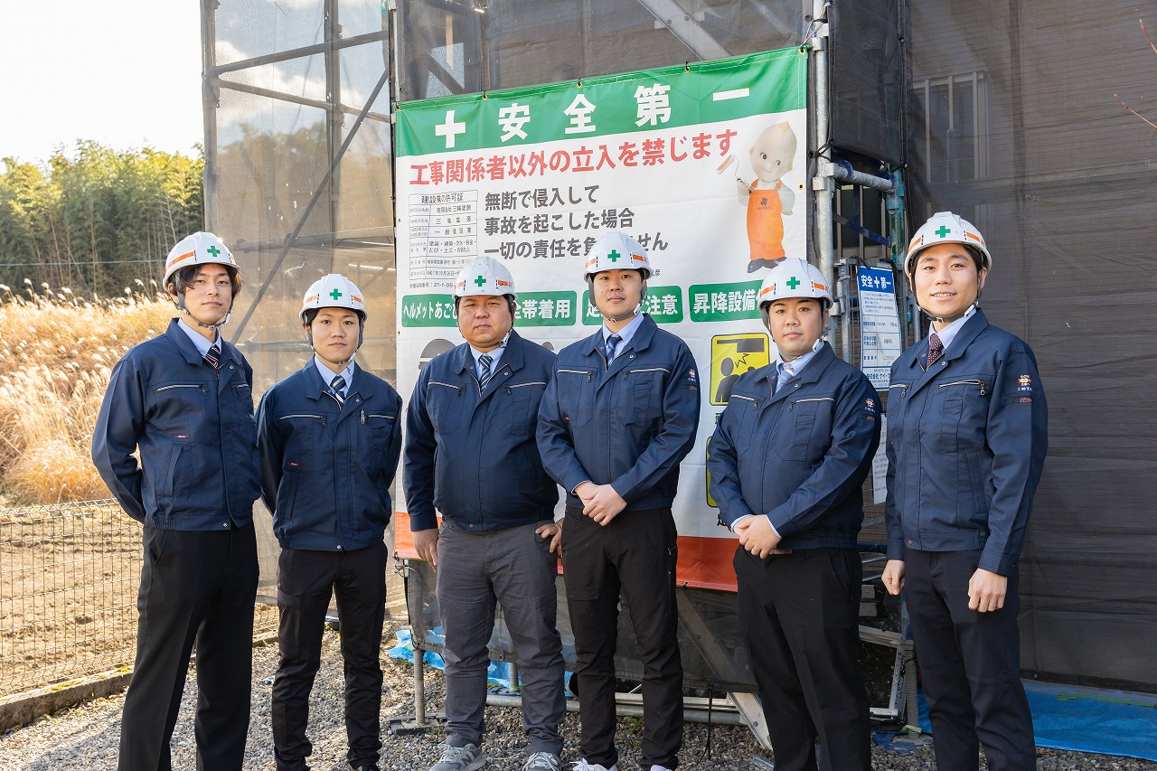 立茂枠付き組子NO.3 (4組×2) 若い社員さんが増えて益々明るく元気な会社に！ | 岐阜県関市で外壁