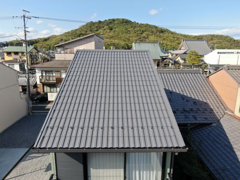 関市でのセメント瓦の屋根塗装事例 | プロタイムズ岐阜関店（三輪塗装）